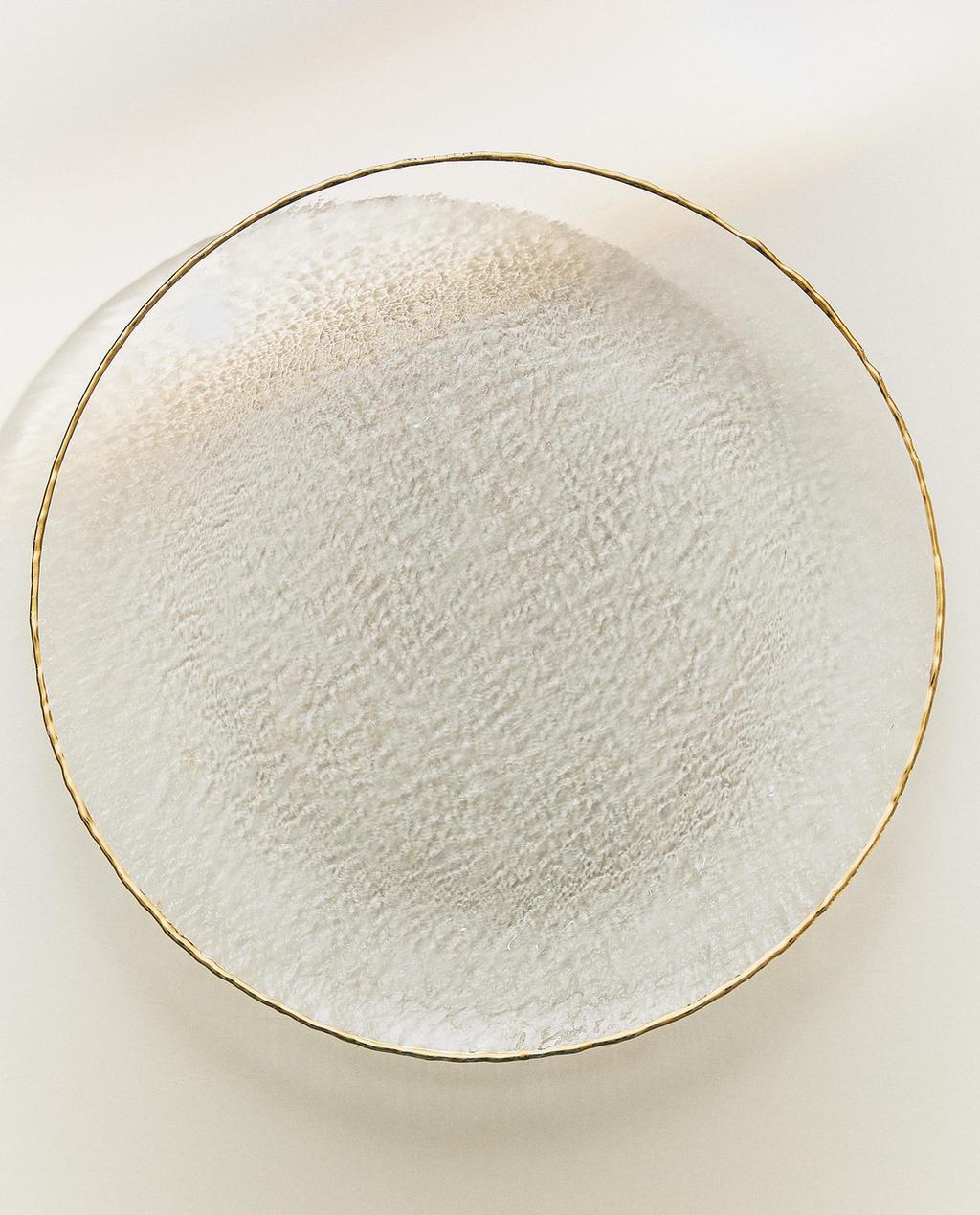 RAISED GLASS SERVICE PLATE WITH A GOLD RIM