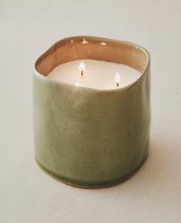 (430 G) MUSKY PETALS SCENTED CANDLE