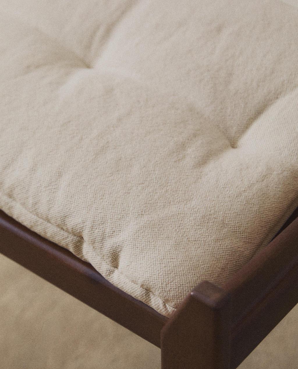 LONG LINEN CUSHION