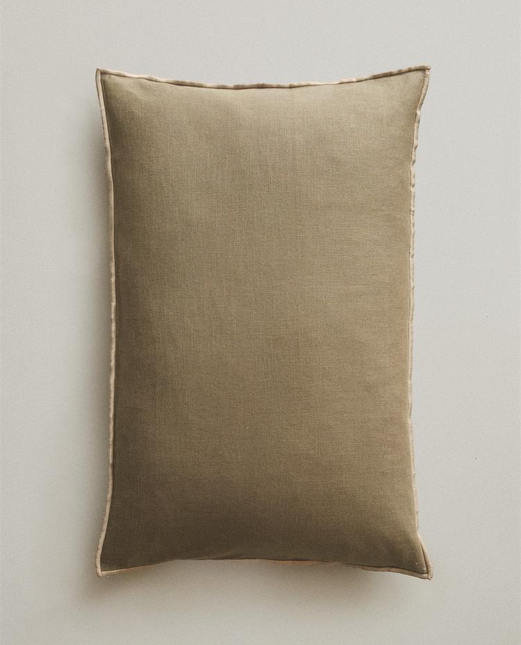 CUSHION COVER WITH OVERLOCK