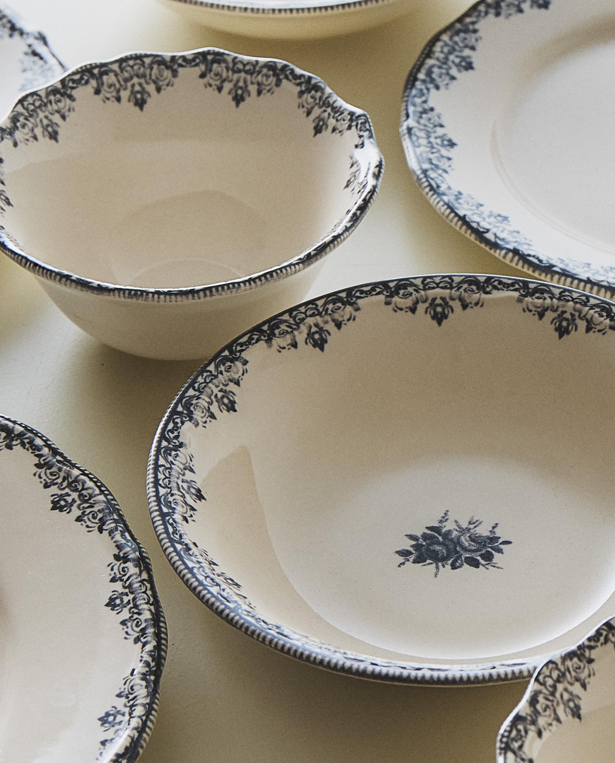 位置付けされたデザインの食器 | Zara Home 日本/Japan