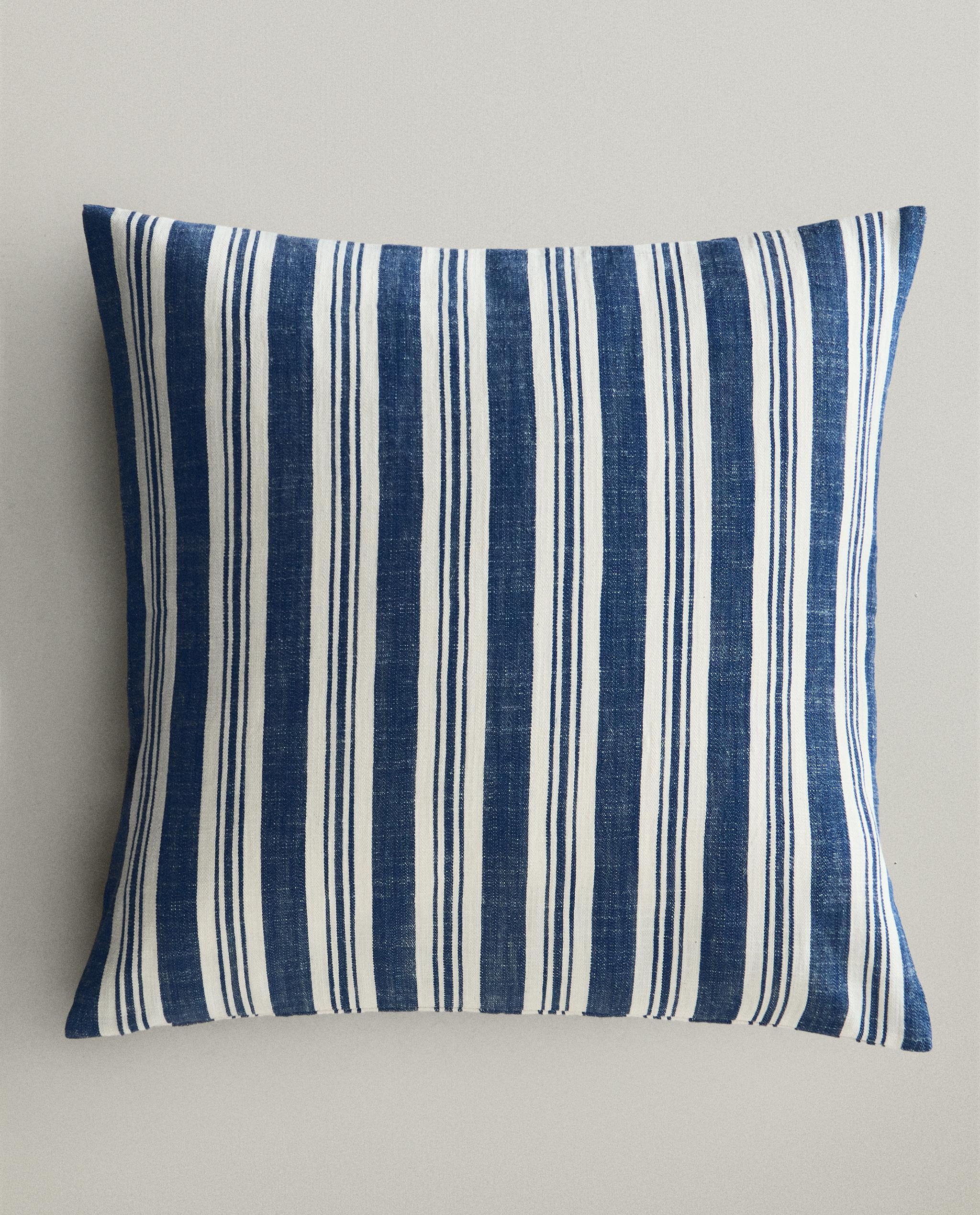 ソファとリビングルームの装飾クッション | Zara Home 日本/Japan