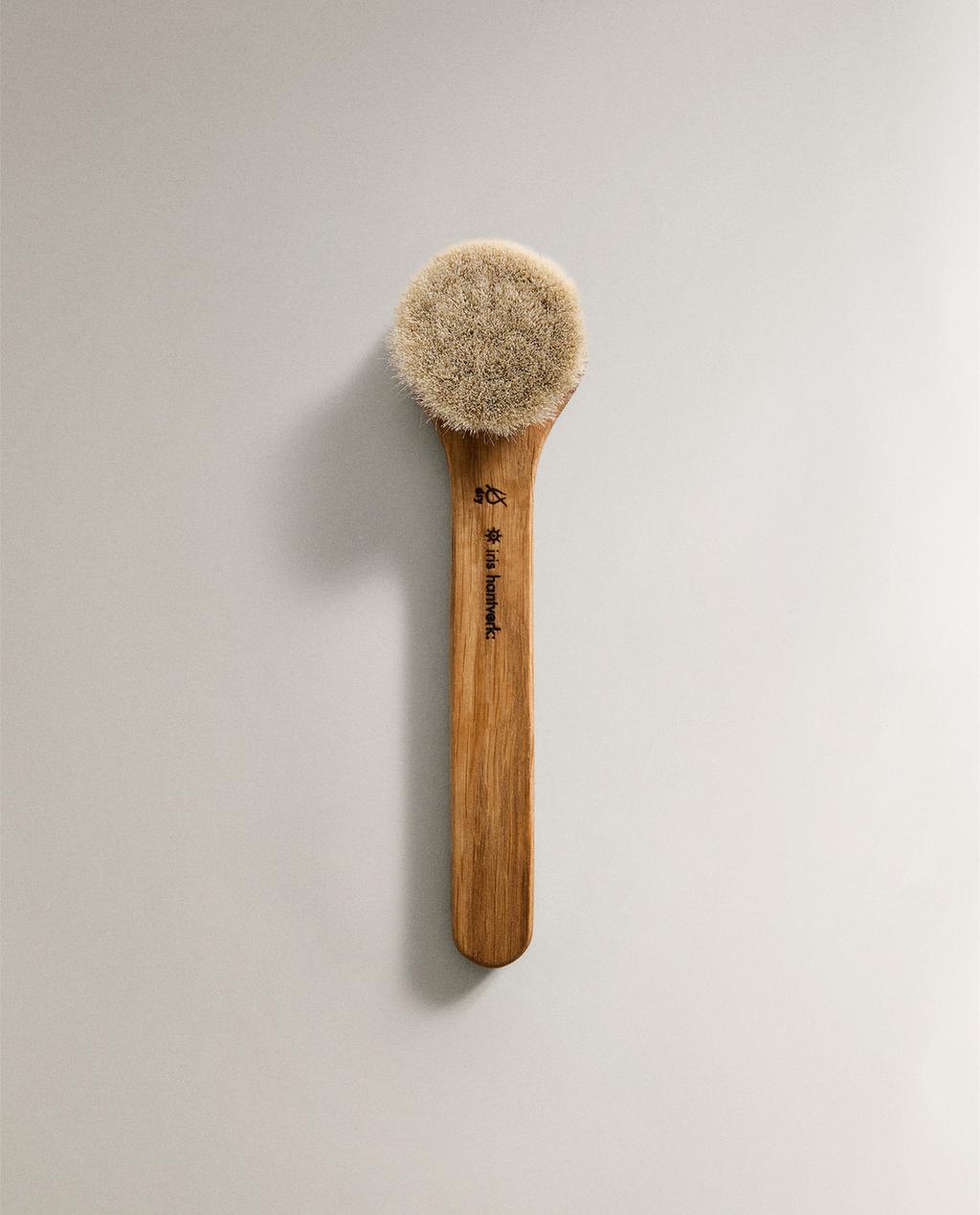 IRIS HANTVERK FACE BRUSH