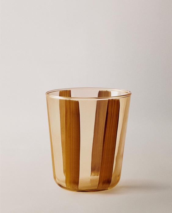 GLAS MIT LINIEN