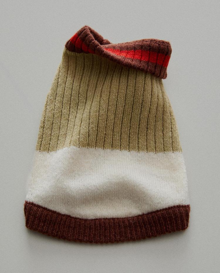 RIBBED PET SWEATER