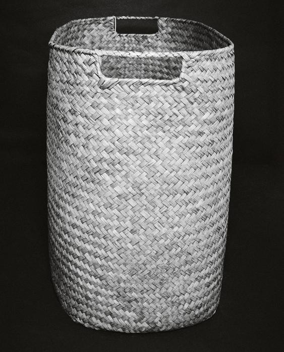 OVAL BASKET WITH HANDLES