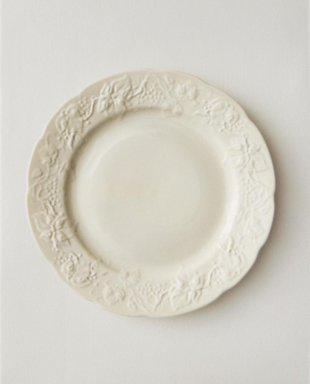 GRAPE DESIGN PORCELAIN DESSERT PLATE