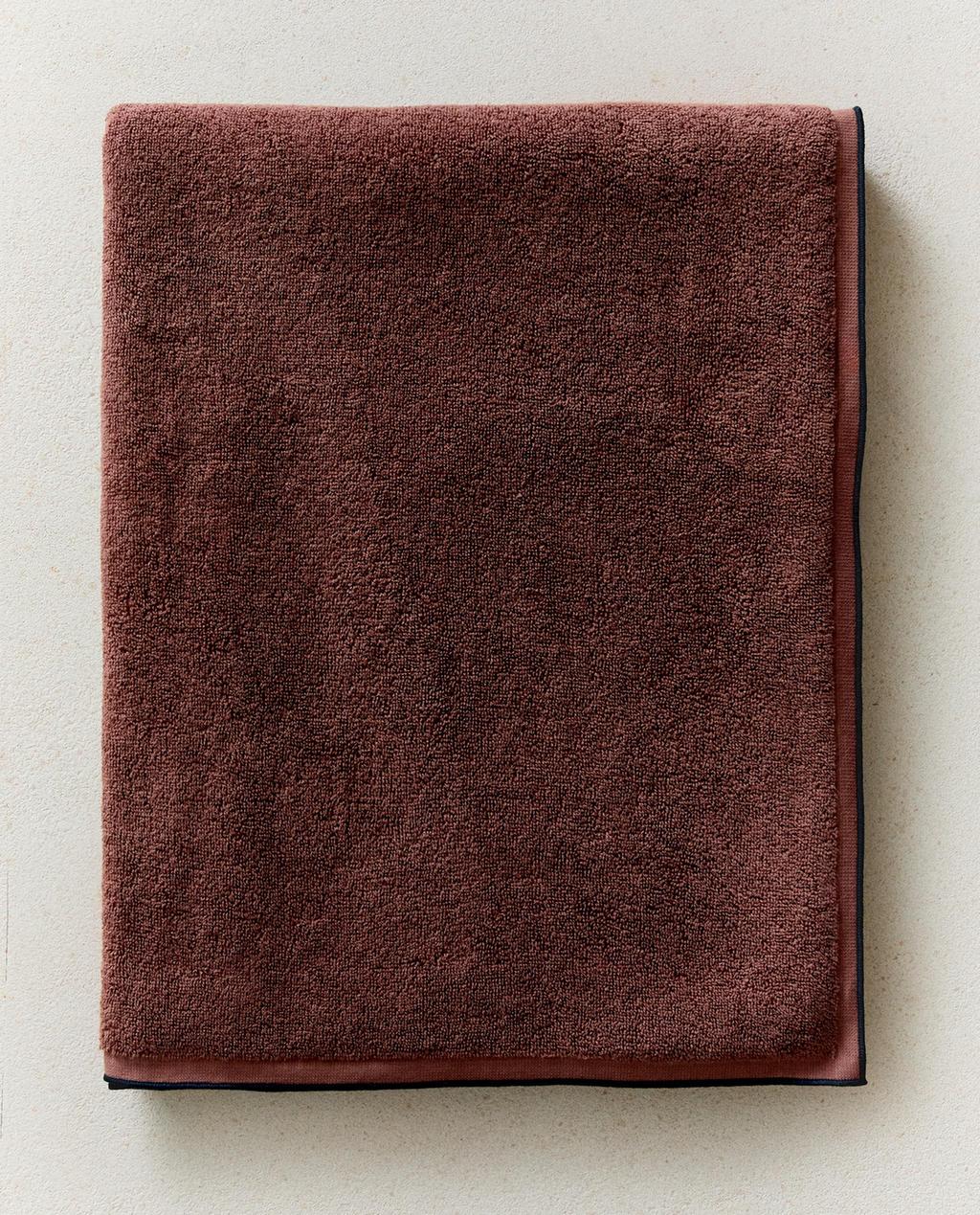 OVERLOCK COTTON BATH TOWEL