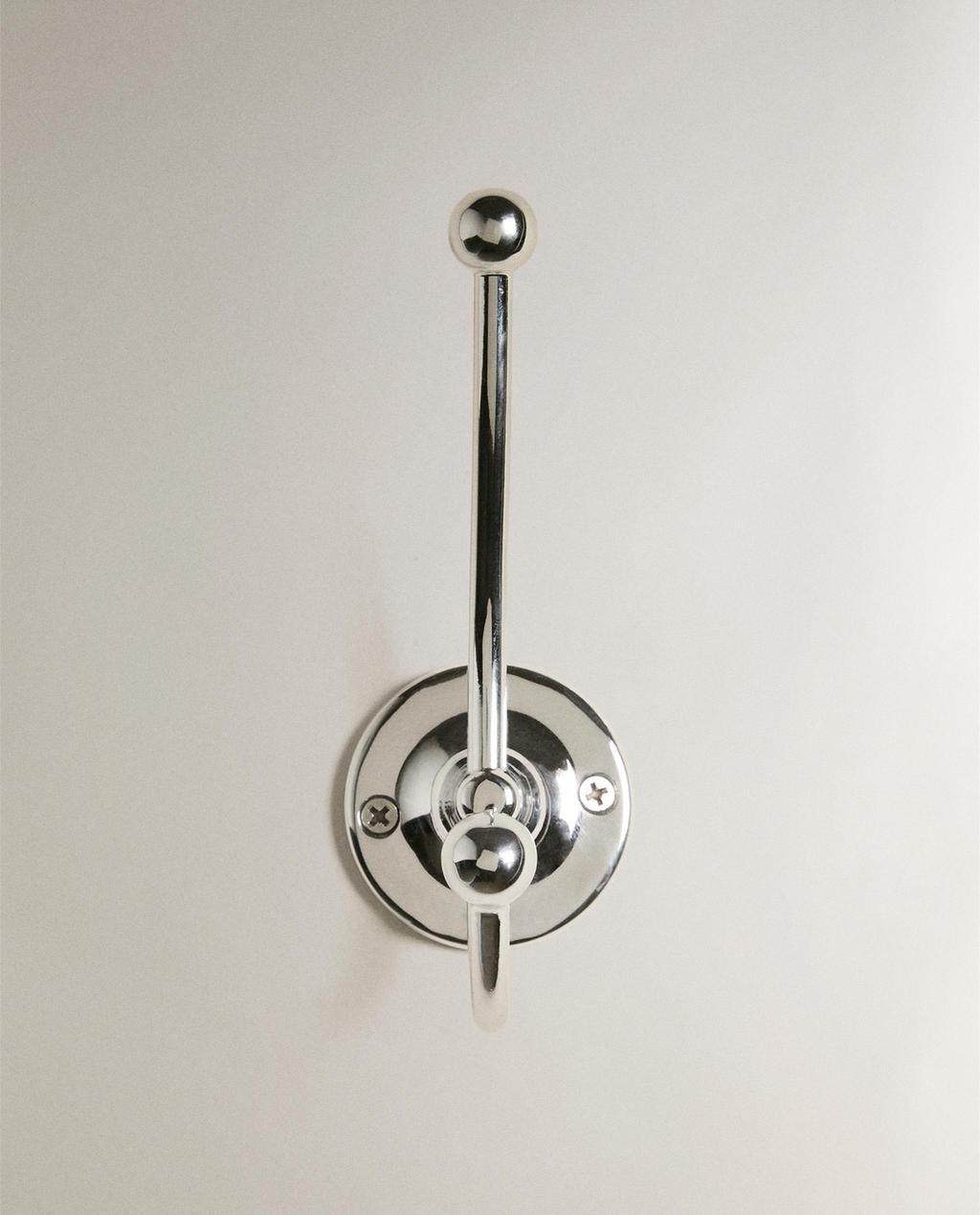 SHINY METAL HANGER