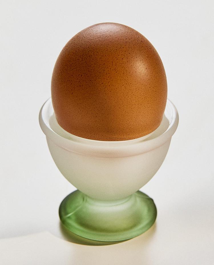 OMBRÉ GLASS EGG CUP