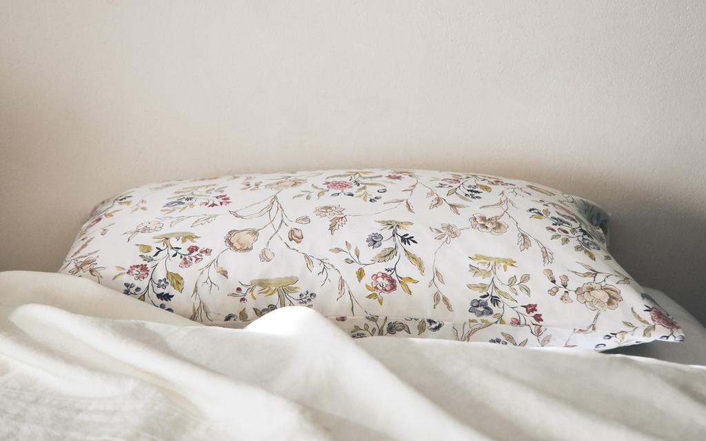 TAIE D’OREILLER SATIN FLEURS
