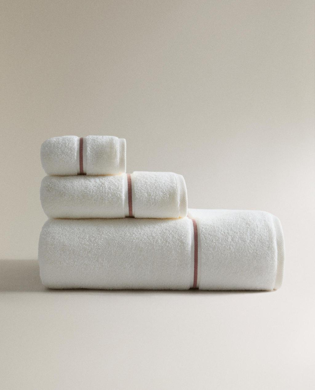 SCALLOPED BATH TOWEL