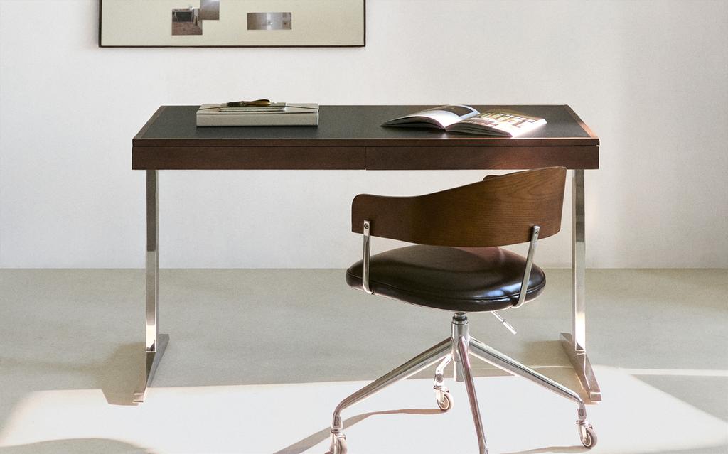 WOODEN DESK WITH METAL LEGS