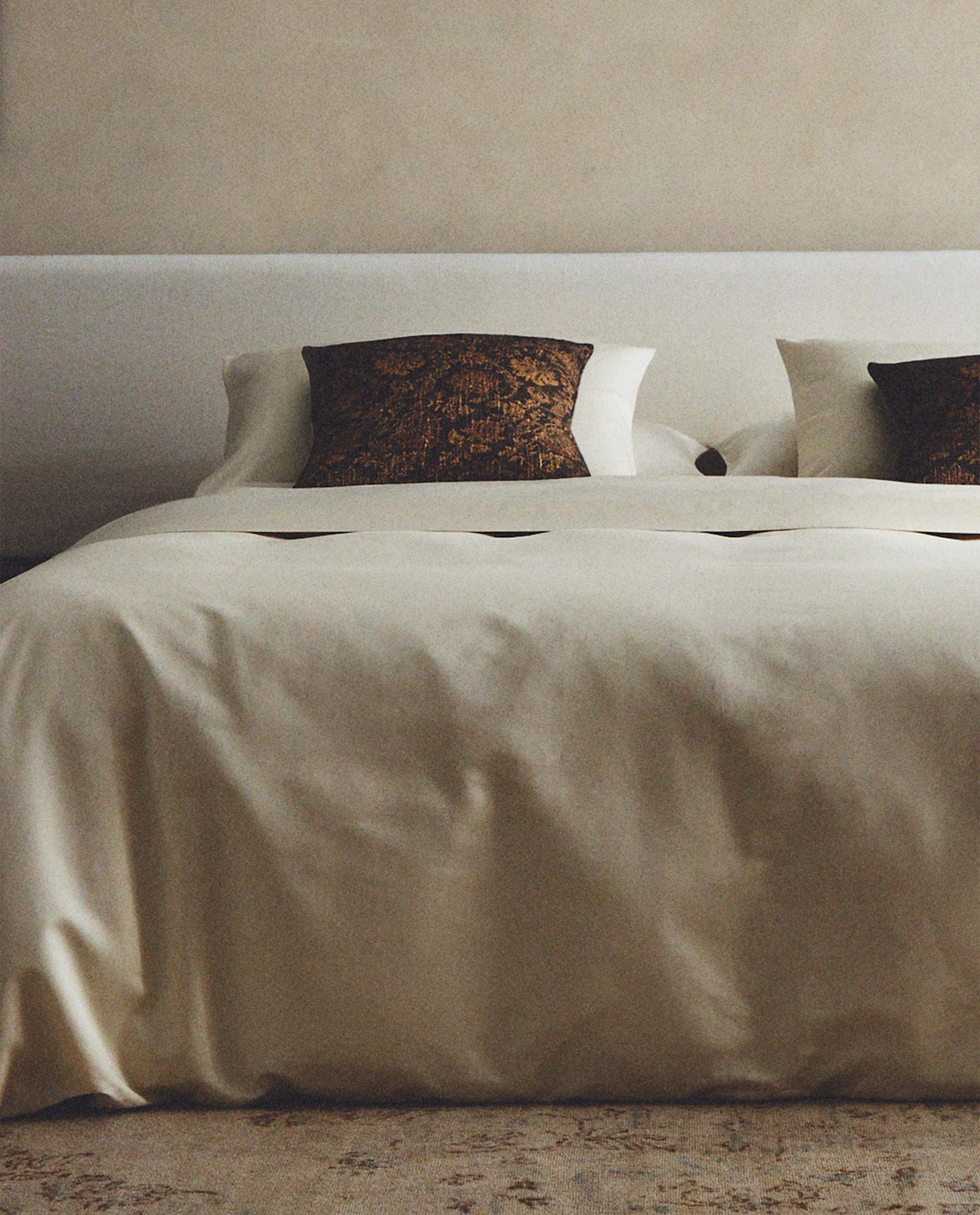 ザラホーム♪ SATEEN BED SET (1000 THREAD COUNT) AND FLORAL CUSHION COVER | Zara