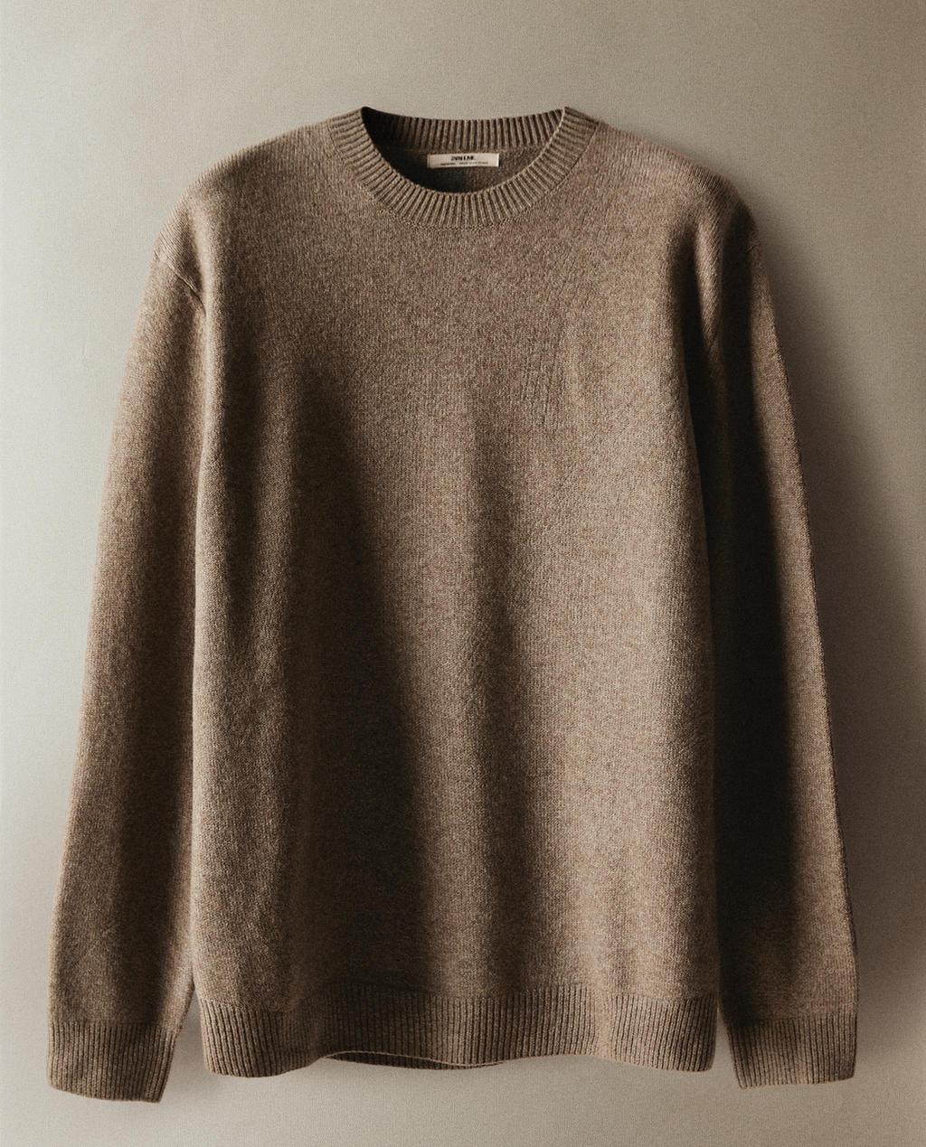 ROUND NECK SWEATER