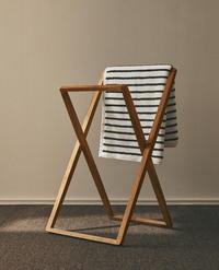 ACACIA WOOD TOWEL RACK