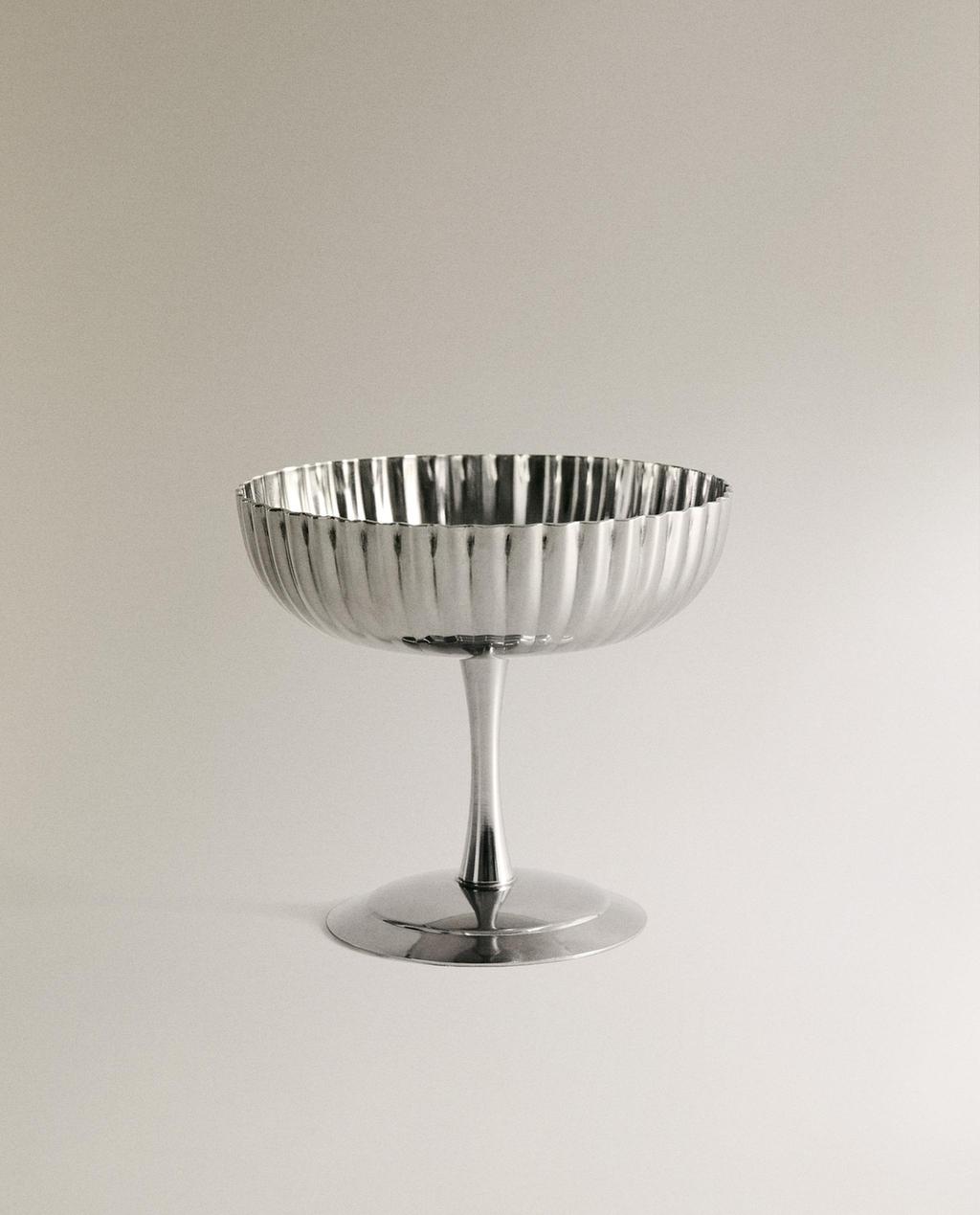 SCALLOPED METAL ICE CREAM GLASS