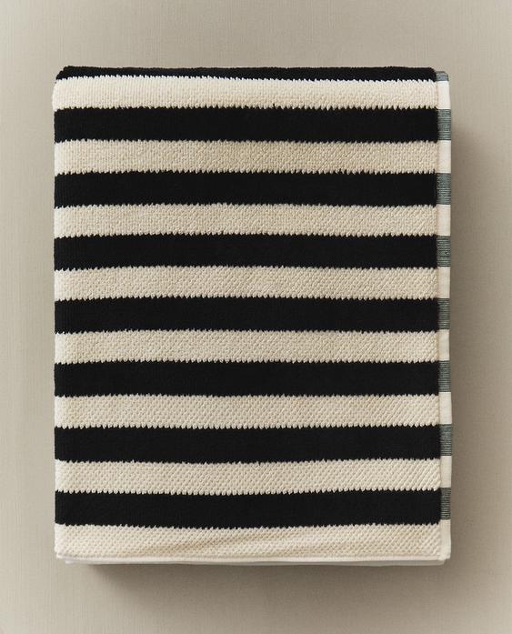 SERVIETTE DE BAIN VELOURS TEXTURÉE