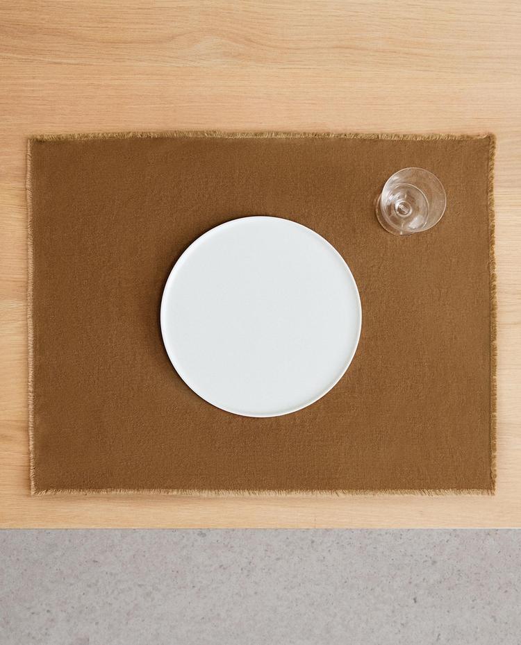 PLACEMAT 01