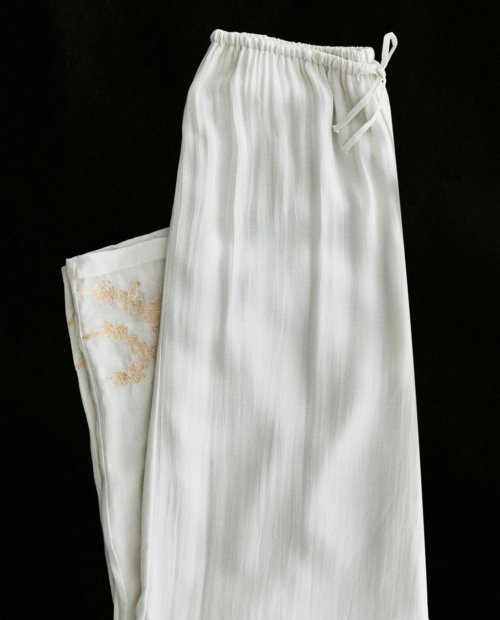 PANTALÓN LONGO BORDADO ANTE