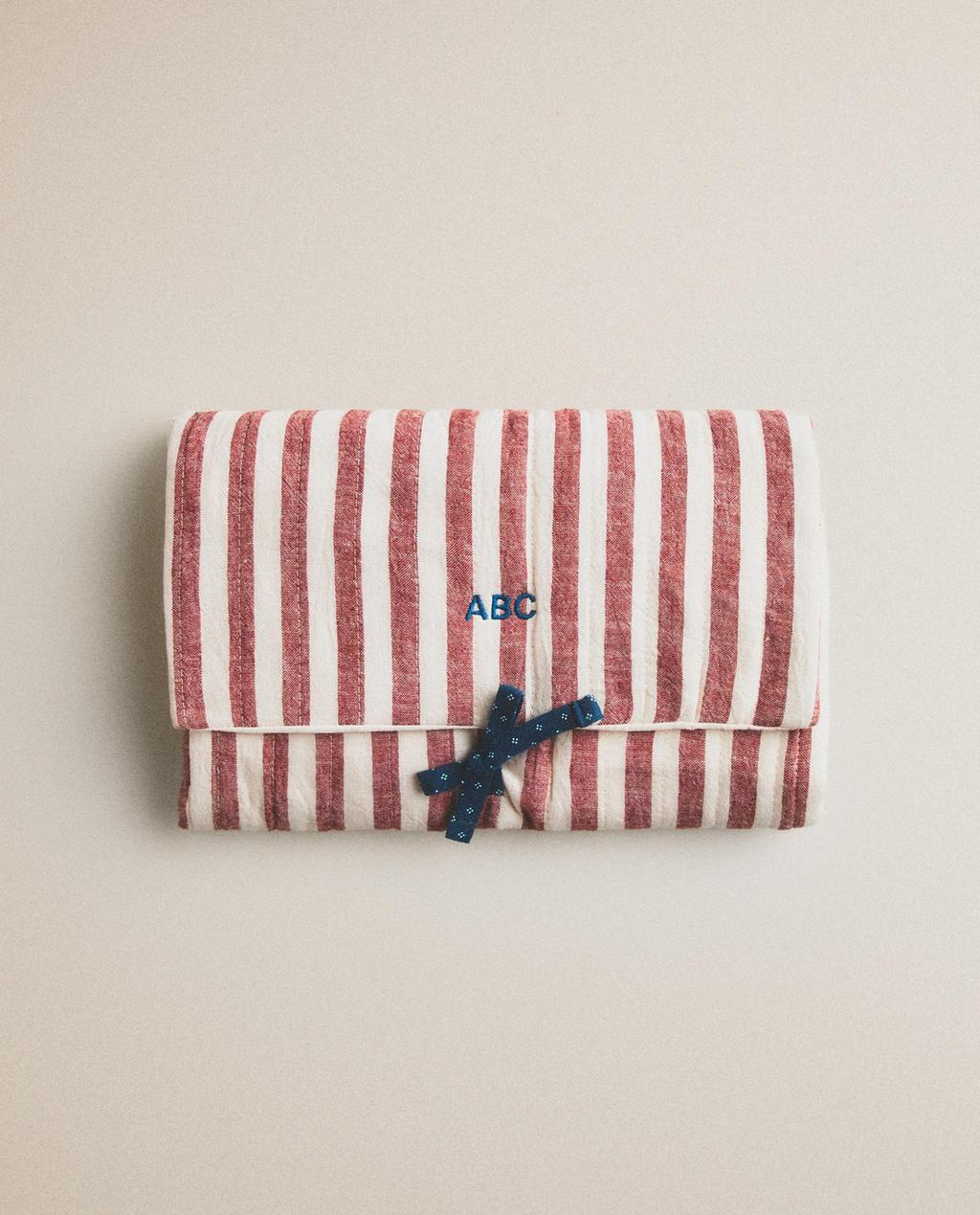 PORTABLE STRIPED BABY CHANGING MAT