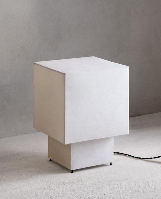 مصباح الطاولة TABLE LAMP M 02