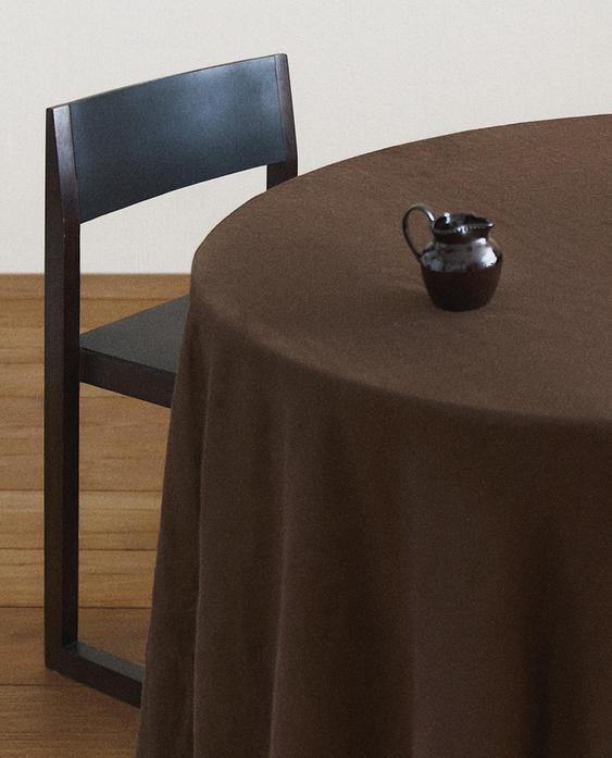 TABLECLOTH 01