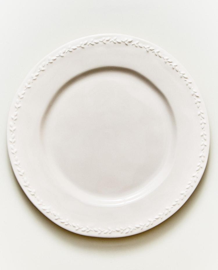 PLAT PLA DE PISA AMB VORA AMB RELLEU