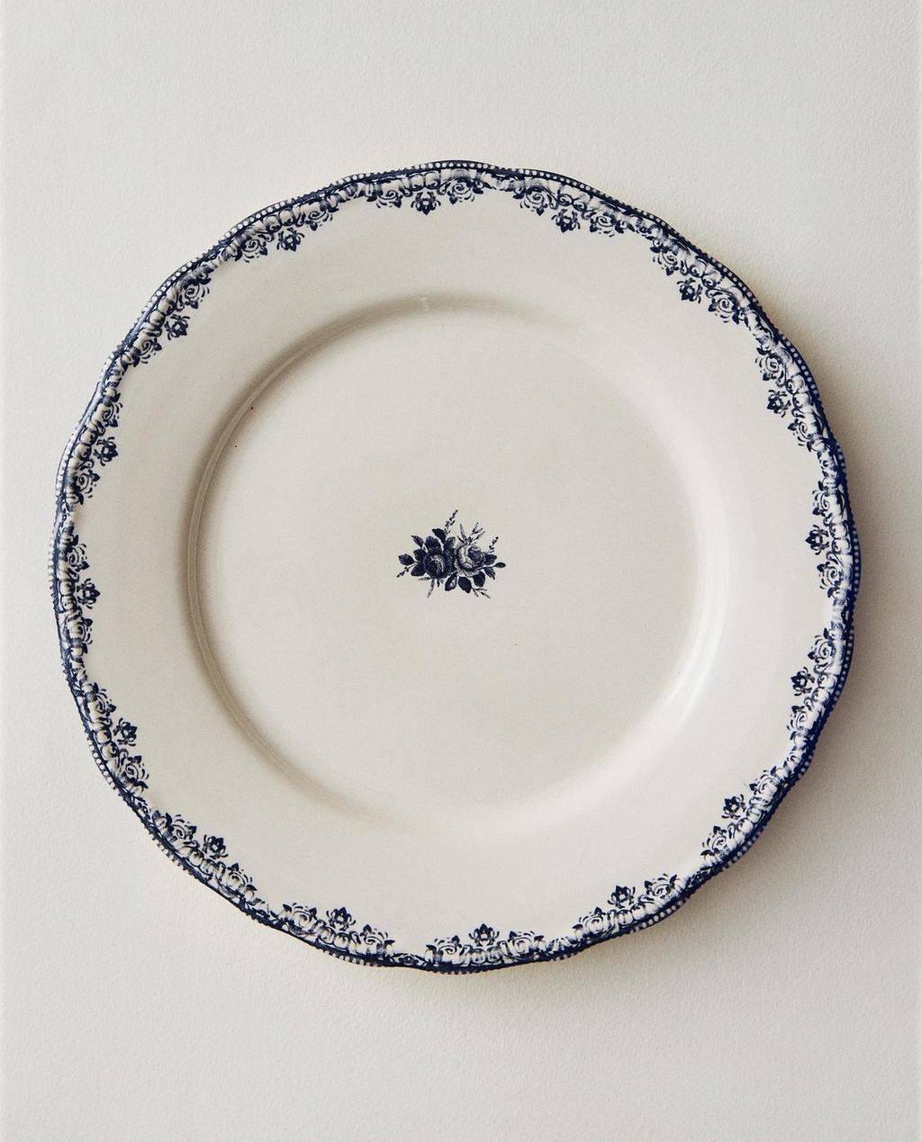 DINNER PLATE WITH PLACEMENT DESIGN