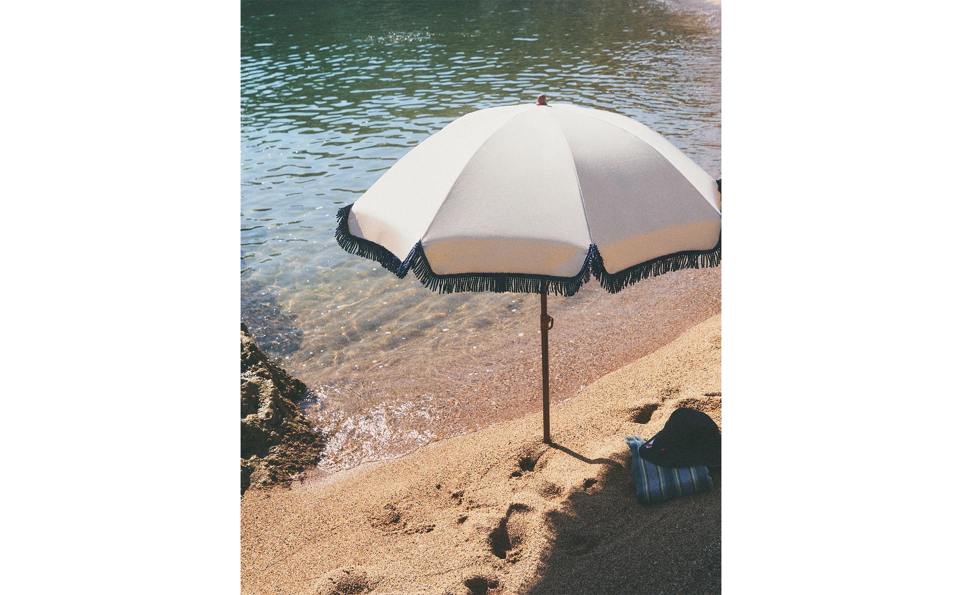 STRANDSONNENSCHIRM MIT FRANSEN (ø 135 CM)