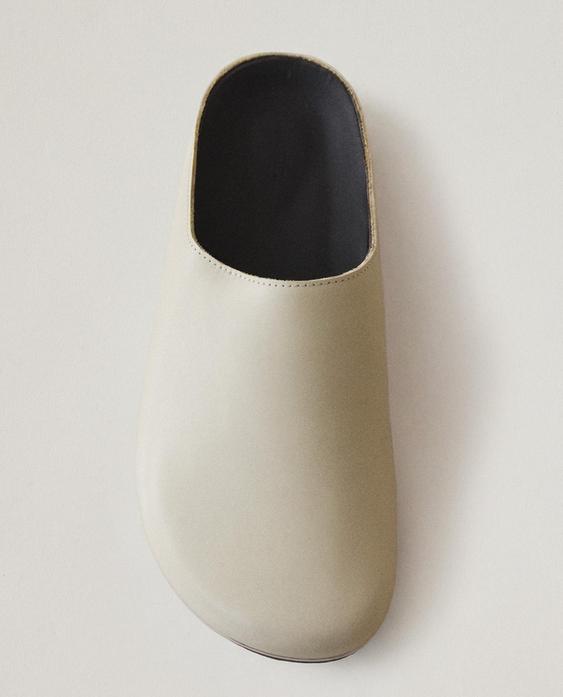MINIMALIST LEATHER CLOGS
