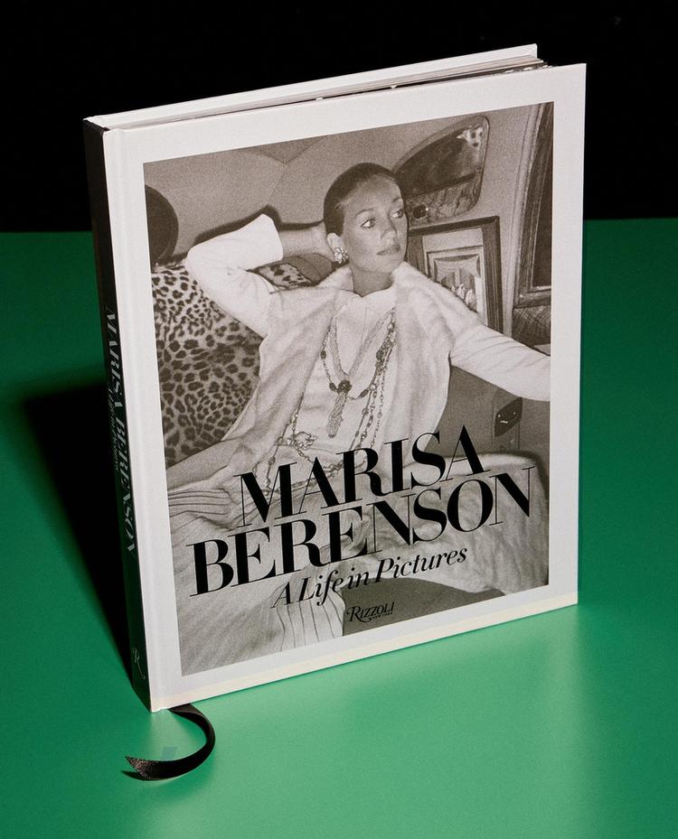 LIVRO MARISA BERENSON: A LIFE IN PICTURES (INGLÊS)
