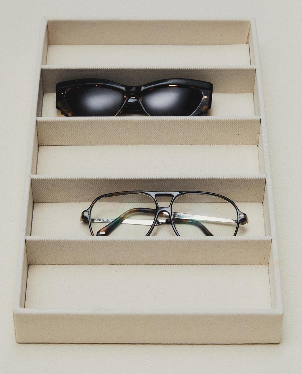 CUTIE ORGANIZARE OCHELARI