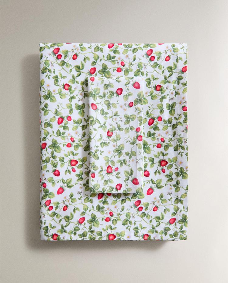 RESIN-COATED STRAWBERRY COTTON TABLECLOTH