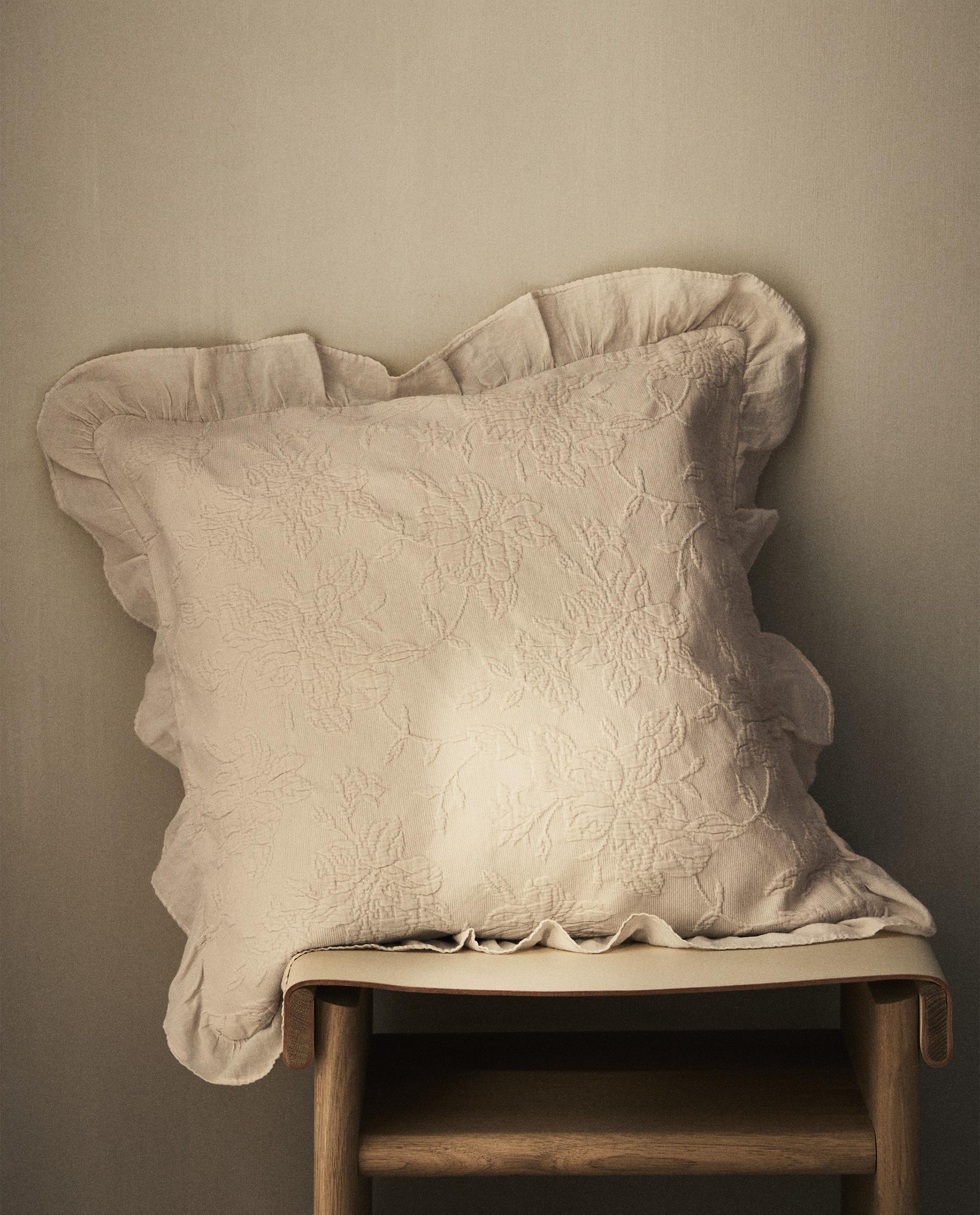 フリル ジャカード クッションカバー | Zara Home 日本/Japan