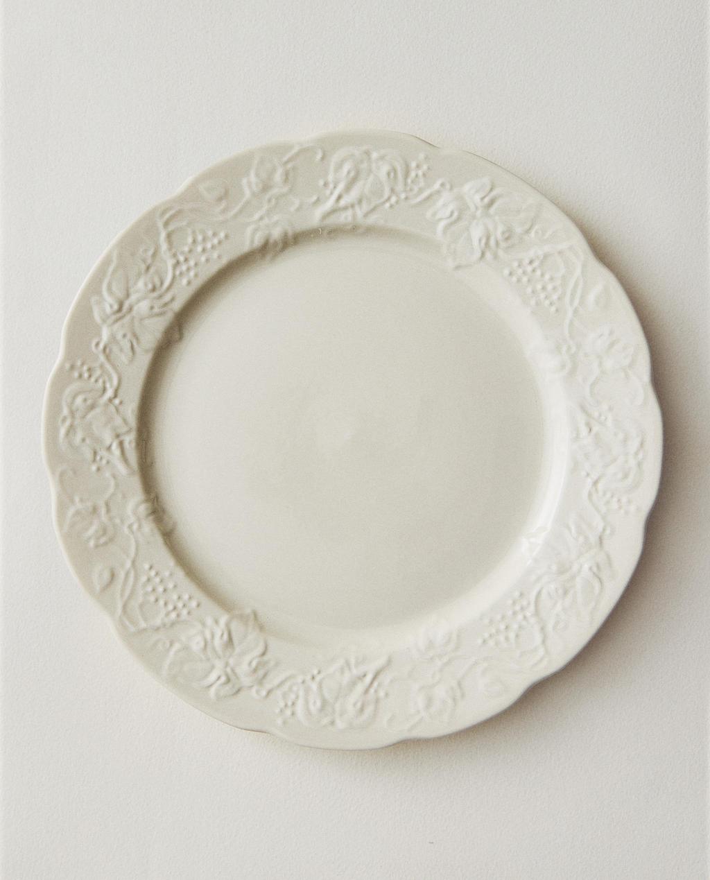 GRAPE PORCELAIN DINNER DISH