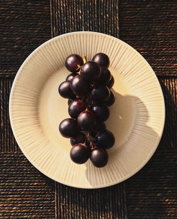 SCORED STONEWARE DESSERT PLATE