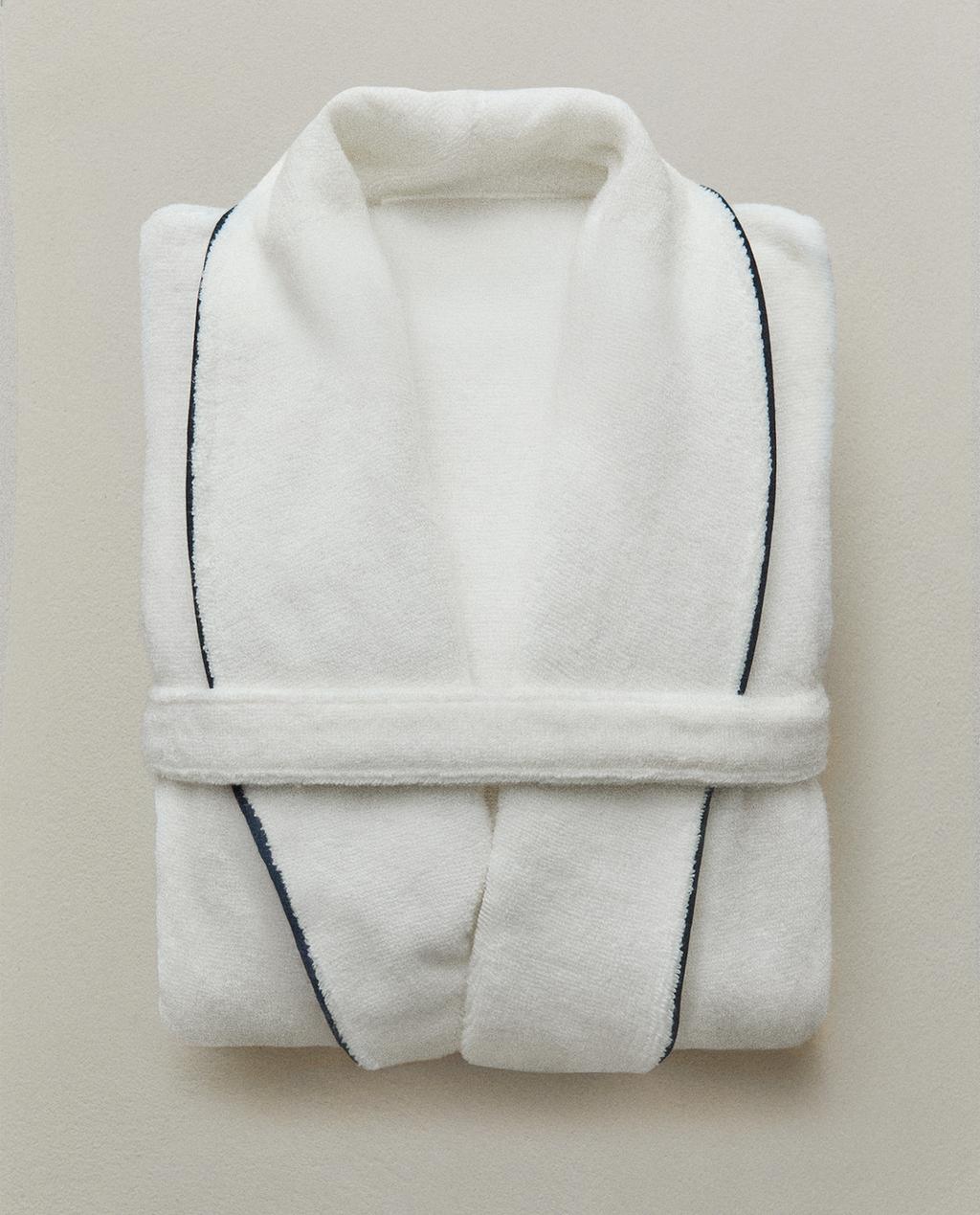 BATHROBE WITH PIPING (400 GXM²)