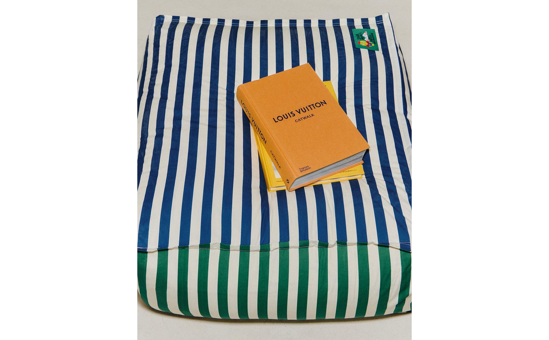 STRIPED POUFFE X THE ANIMALS STUDDED