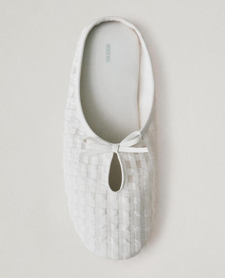 OPEN PANTOFFELS MET VICHY RUIT