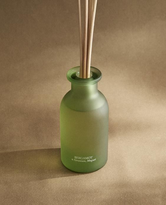 (195 ML) DIFUSOR DE AMBIENTE COM VARETAS BERGAMOT & GERANIUM, MUGUET