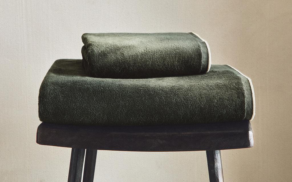 TOALLA BAÑO VELOUR OVERLOCK