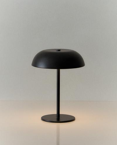 VIENKRĀSAS BEZVADU GALDA LAMPA