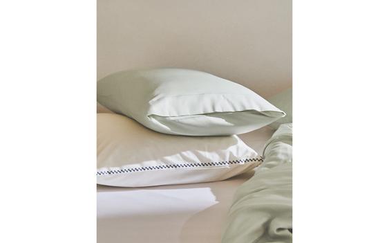 SATEEN PILLOWCASE WITH TRIM (300 THREAD COUNT)