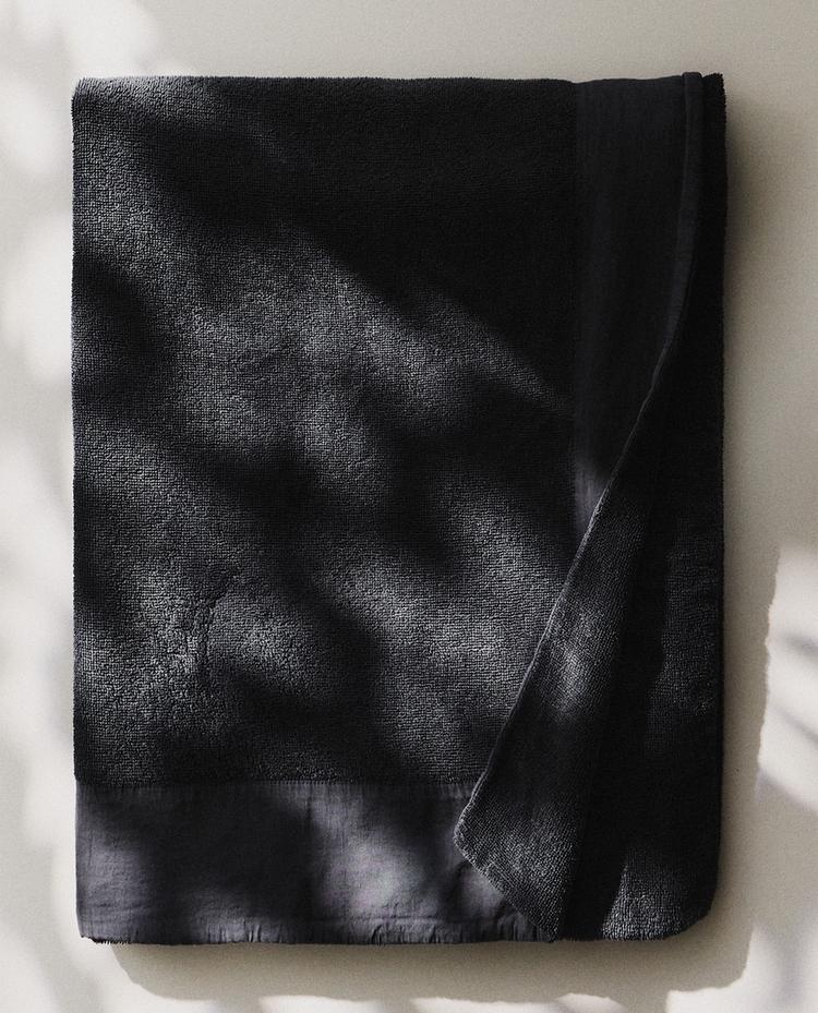 BEACH TOWEL WITH CONTRAST TEXTURES