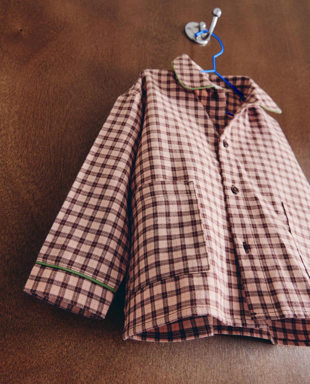 KARIERTER KINDER-PYJAMA AUS FLANELL