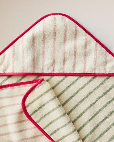 REVERSIBLE STRIPED HOODED BABY TOWEL
