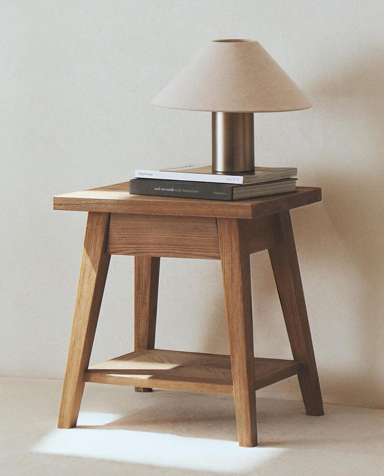LITTLE WOODEN TABLE