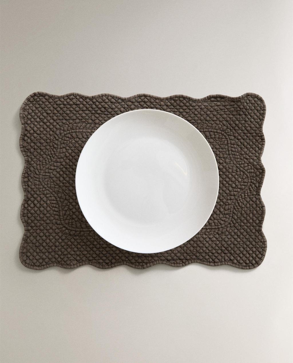 SET DE TABLE MATELASSÉ