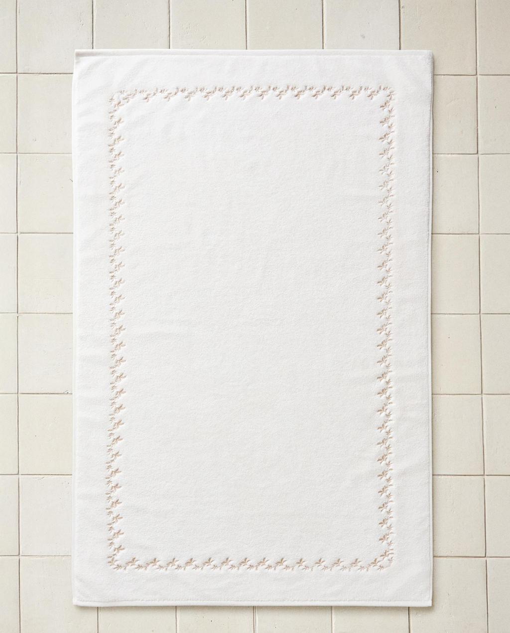 BATH MAT WITH PLANT EMBROIDERY